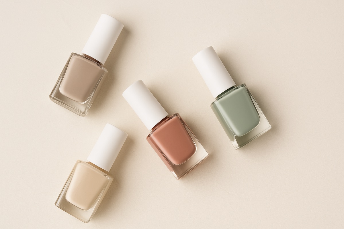best non toxic nail polish 2026 hero image