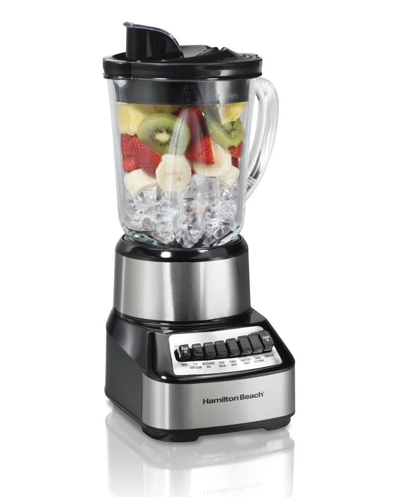 Hamilton Beach Wave Crusher blender with a 40 oz glass jar full of fruit — a true glass-jar mid-range pick